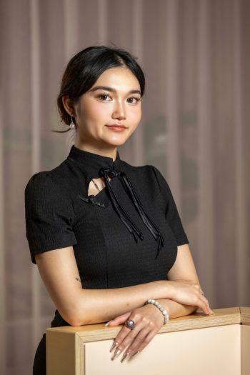 Stephanie Chen, Associate